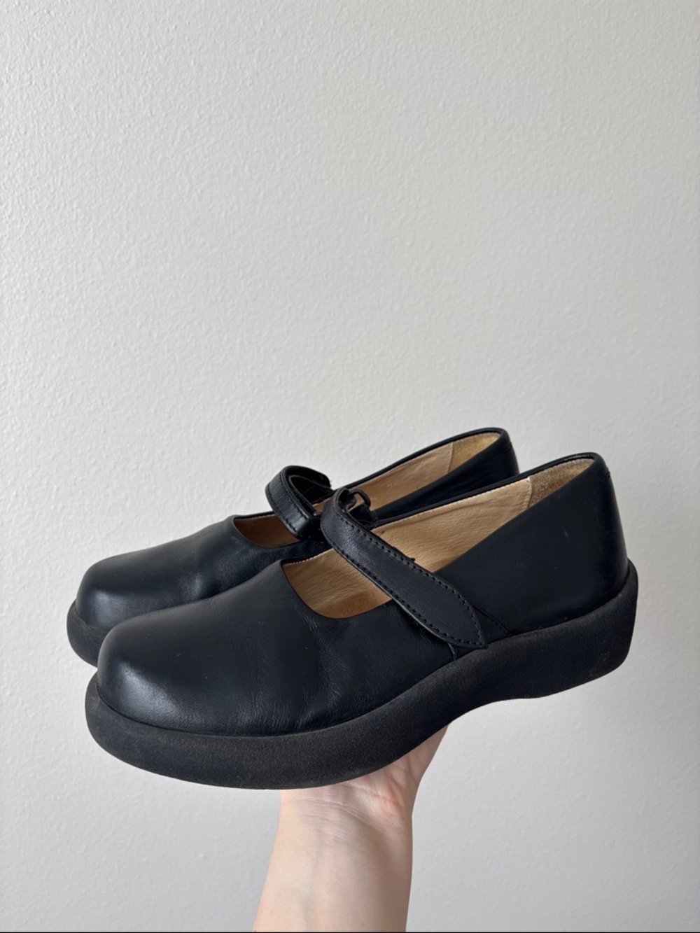 Wolky designed for walking black leather Mary Jane shoe size EU 39 Velcro straps